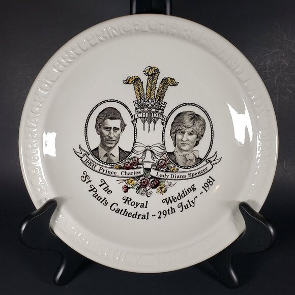 HRH Prince Charles Lady Diana Spencer British Royal Wedding Commemorative Plate - Picture 1 of 8